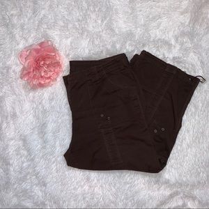 Brown capri cargo pant